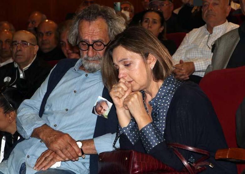 Oyuncu Rıza Akın, gözyaşlarıyla son yolculuğa uğurlandı