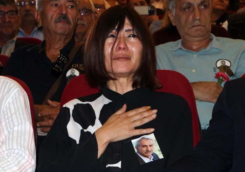Oyuncu Rıza Akın, gözyaşlarıyla son yolculuğa uğurlandı