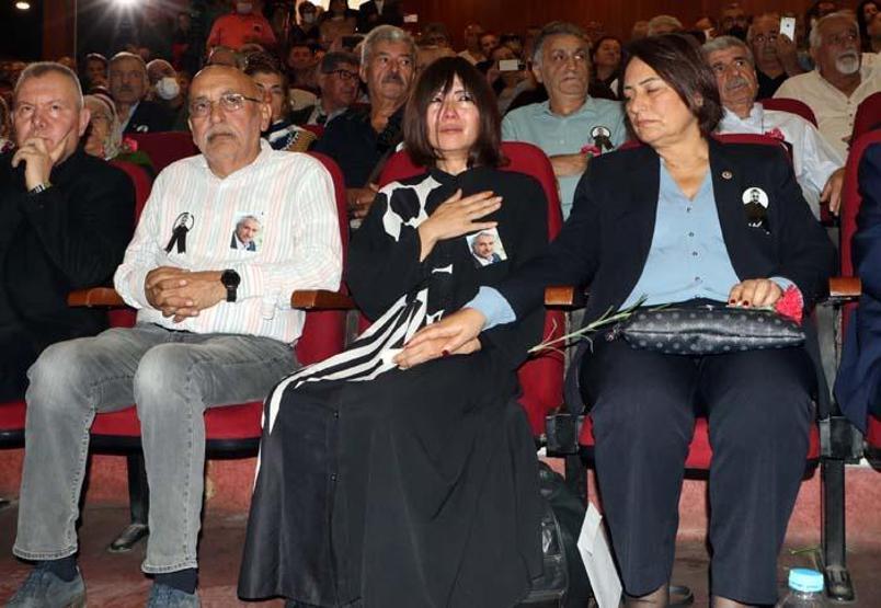 Oyuncu Rıza Akın, gözyaşlarıyla son yolculuğa uğurlandı