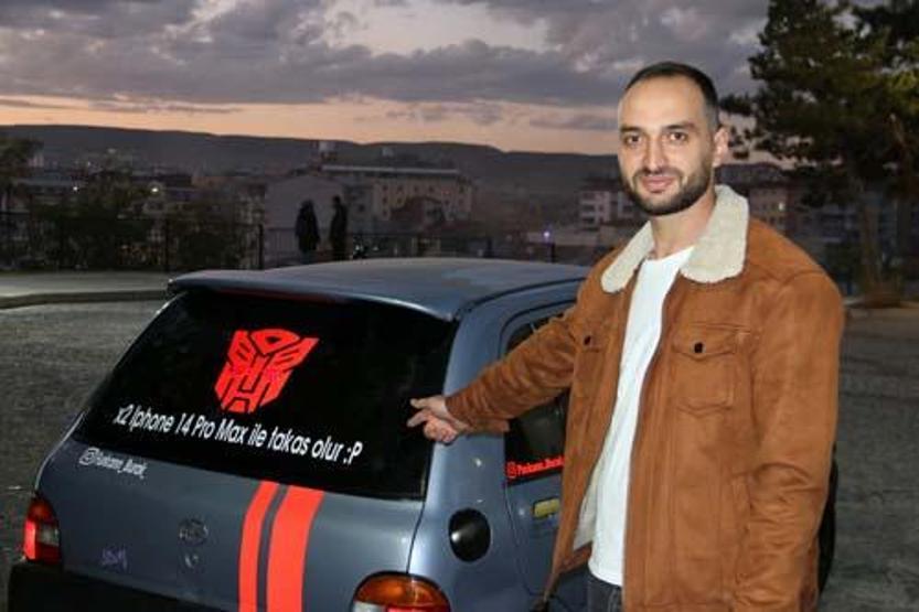 Hayali olan telefon için aracını gözden çıkardı