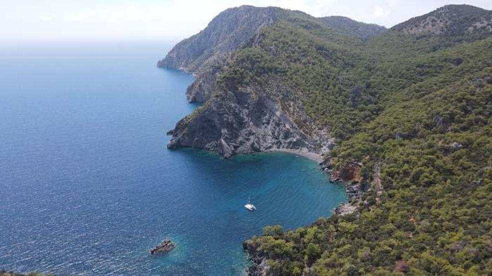 Ege ve Akdeniz’in buluştuğu Ortaca koyları görenleri mest ediyor