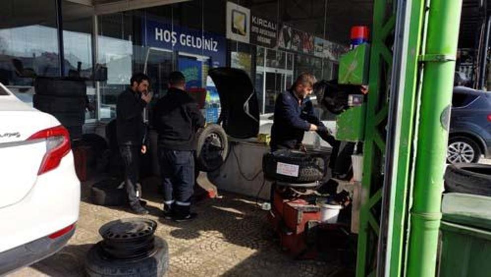 Valilikten resmi açıklama Kış lastiği zorunluluğu erken başlıyor