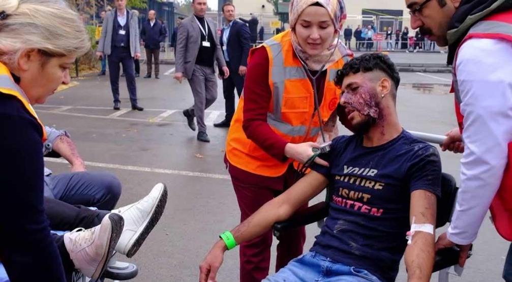 Gerçeğini aratmayan tatbikat Yaralılara yapılan makyaj dikkat çekti