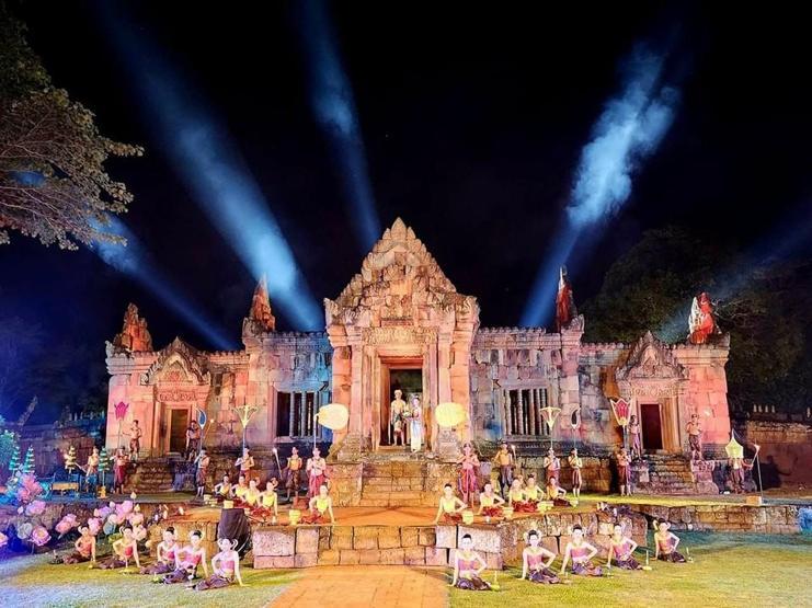Taylanddaki Loy Krathong Festivali renkli görüntülere sahne oldu