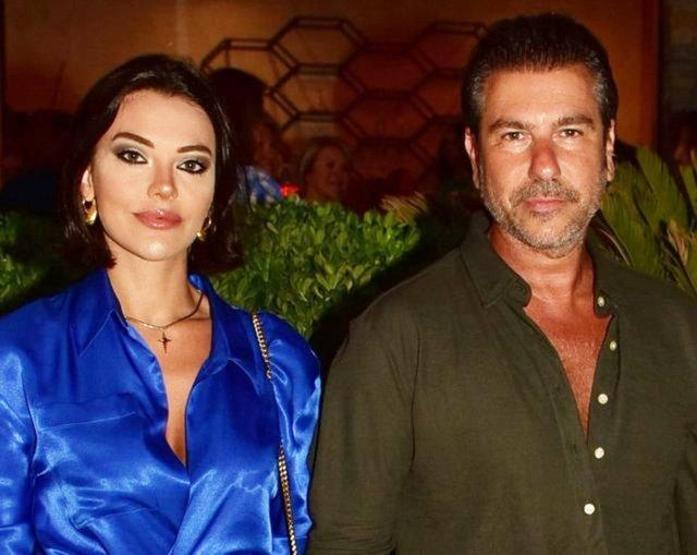 Tuvana Türkay çaldı, İzzet Antebi söyledi