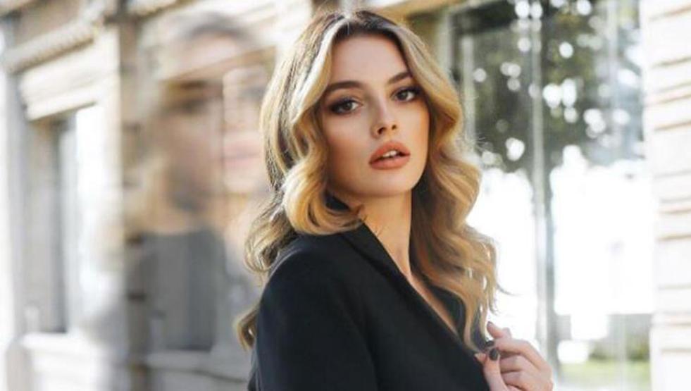 Melis Sezenin pozuna yorum yağdı