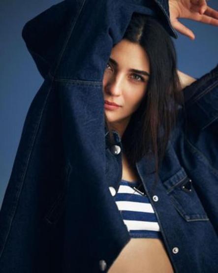 Tuba Büyüküstün heykelini ziyaret etti