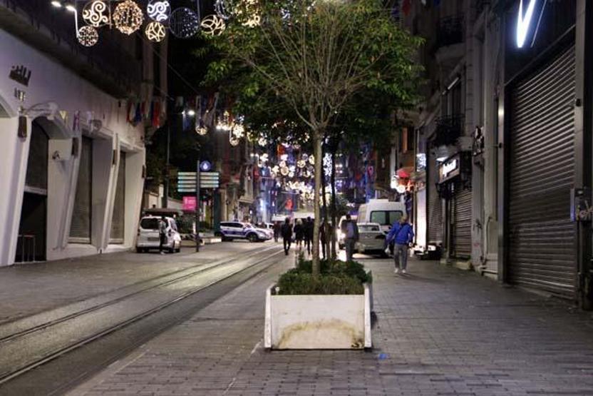 İstiklal Caddesi’nde oturaklar söküldü