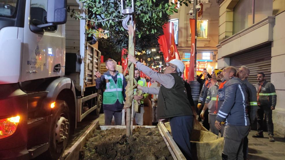İstiklal Caddesindeki beton saksılar kaldırılıyor