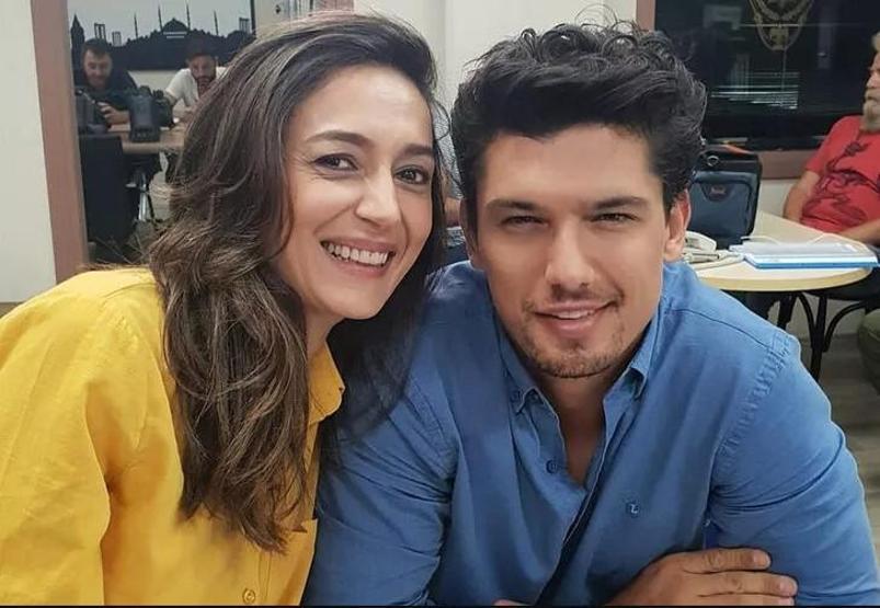 Arka Sokaklar dizisiyle yıldızı parlayan Boğaç Aksoy güzel haberi duyurdu