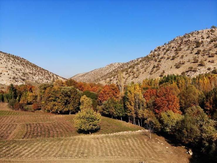 Karasu Çayı doğal güzelliyle renk cümbüşü oluşturdu
