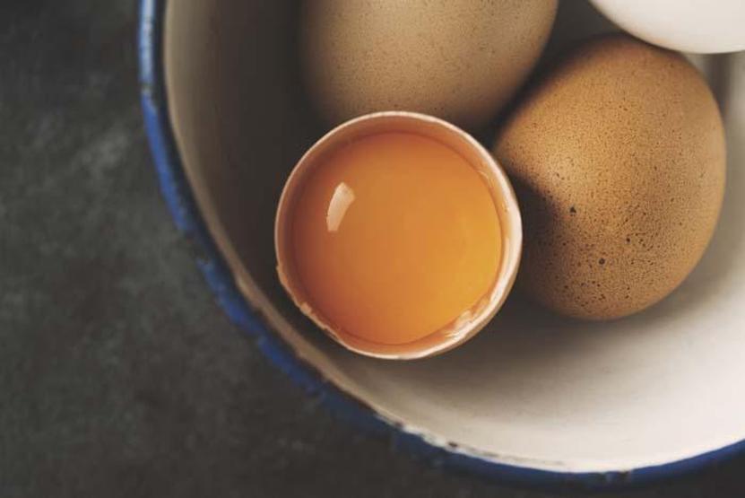 Kolesterolü yükseltecek endişesiyle uzak durmayın Her gün 1 adet yumurta tüketirseniz...