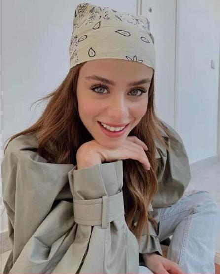 İlayda Alişan yeni imajıyla yorum yağmuruna tutuldu