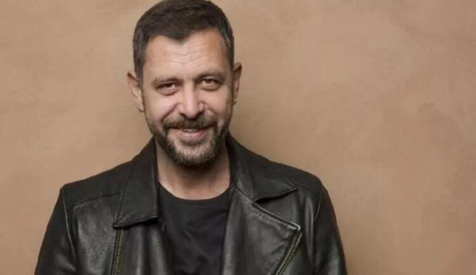 Nejat İşler felekten bir gece çaldı