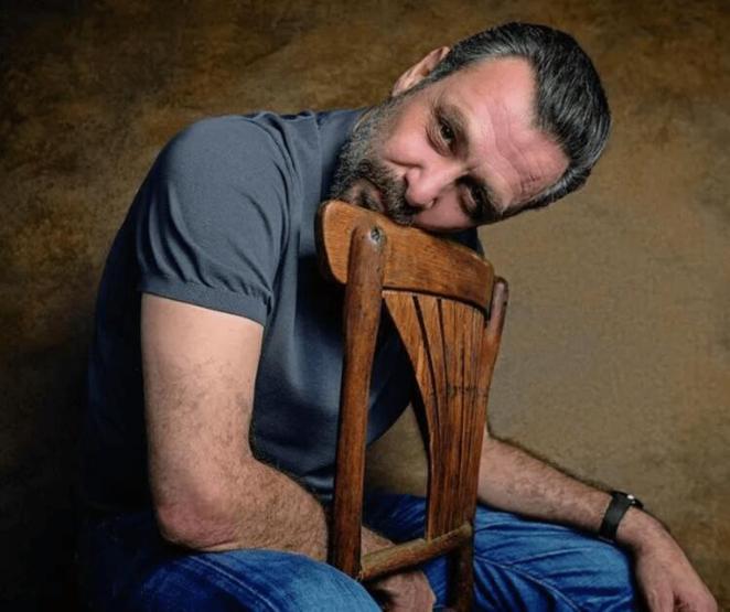 Nejat İşler felekten bir gece çaldı
