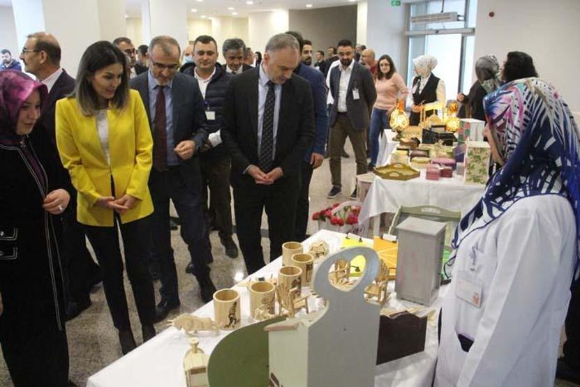 Psikiyatri hastaları yaptıklarıyla mest etti