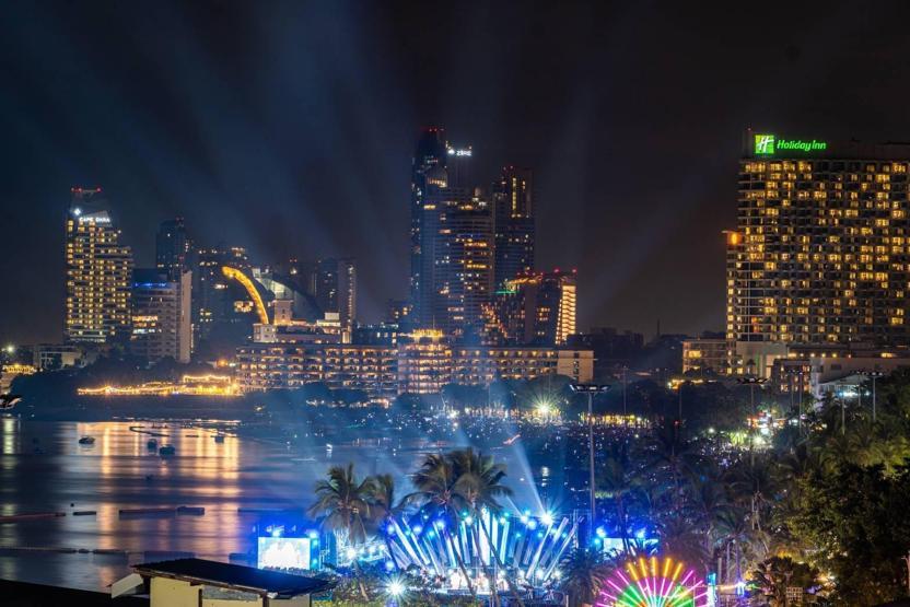 Taylandda renkli görüntüler: Pattaya Havai Fişek Festivali