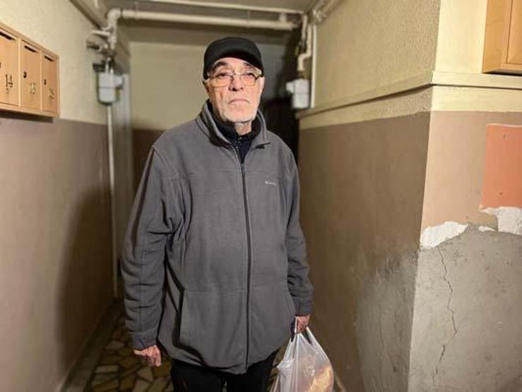 Hasarlı binalarda korku dolu yaşam