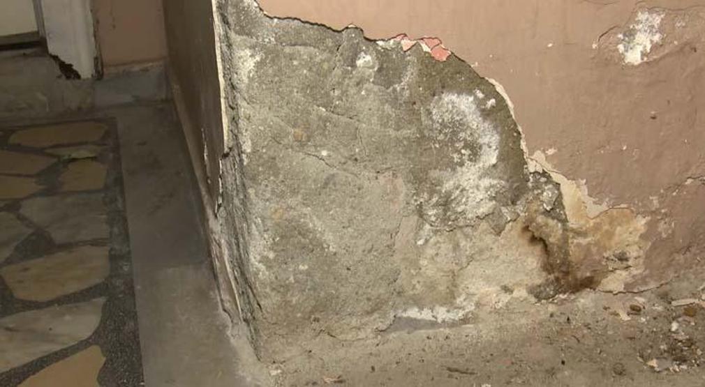 Hasarlı binalarda korku dolu yaşam