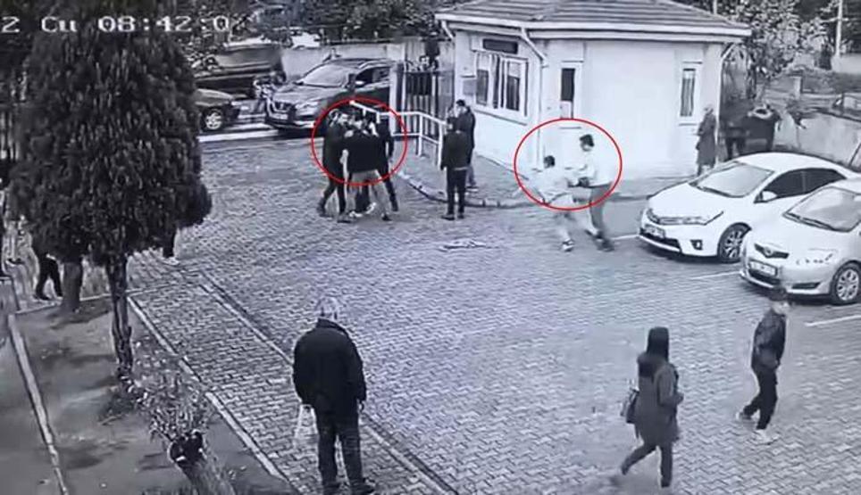Okulda öğretmene tekmeli- yumruklu saldırı