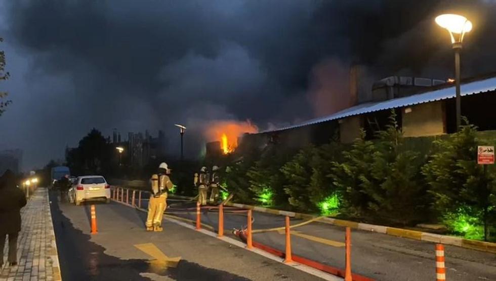 Son dakika haberi: Esenyurtta sanayi sitesinde yangın