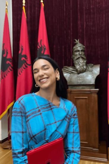 Dua Lipa, Arnavutluk vatandaşlığı aldı