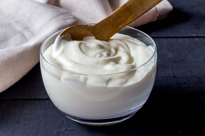 Yoğurdun yeşil suyunu sakın dökmeyin Faydası inanılmaz... İşte yoğurdun içerdiği 10 vitamin ve mineral