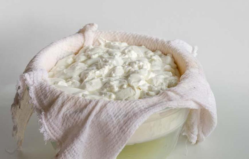 Yoğurdun yeşil suyunu sakın dökmeyin Faydası inanılmaz... İşte yoğurdun içerdiği 10 vitamin ve mineral