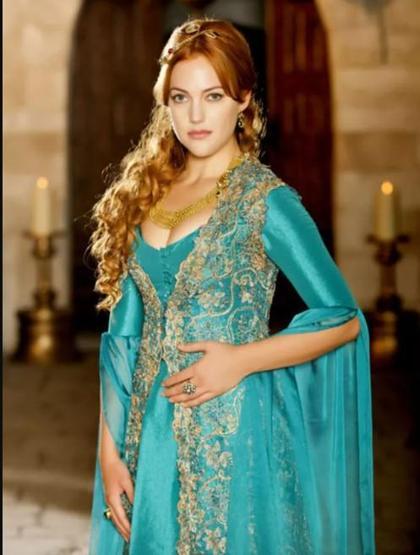 Meryem Uzerlinin kazandığı para dudak uçuklattı