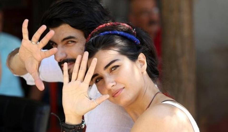 Tuba Büyüküstün ile Engin Akyürek aşk mı yaşıyor