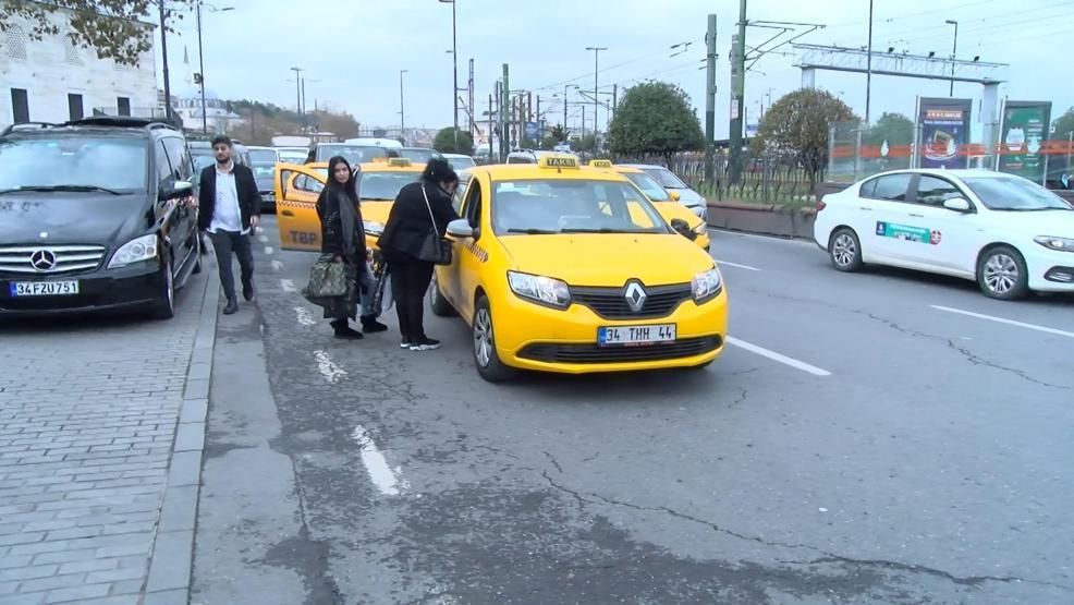 Eminönünde değişim saati bahanesiyle yolcu almadılar