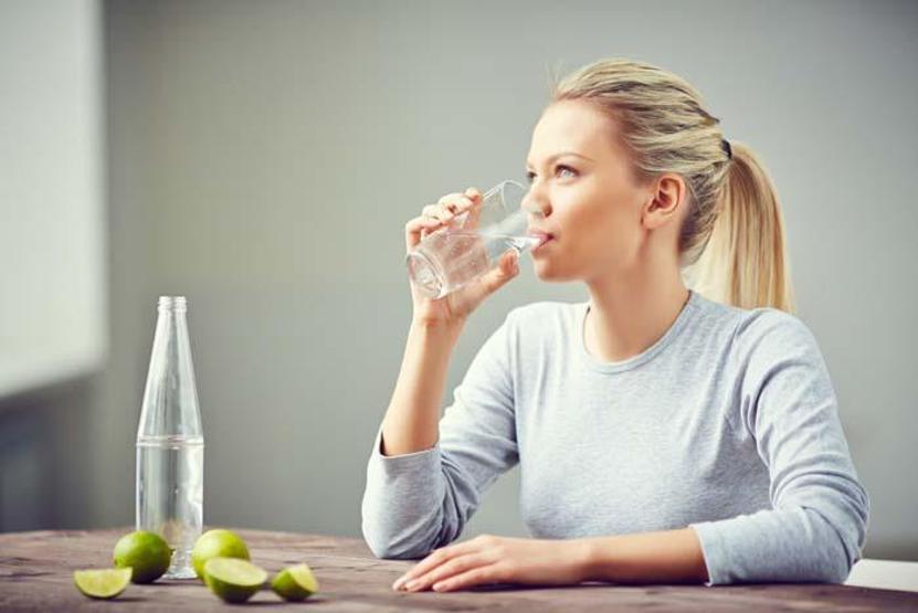 Günde 2 litre su fazla mı Boşuna mı bardak bardak içiyoruz...