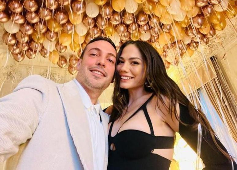 Demet Özdemir ve Oğuzhan Koçtan sokağa göre araba
