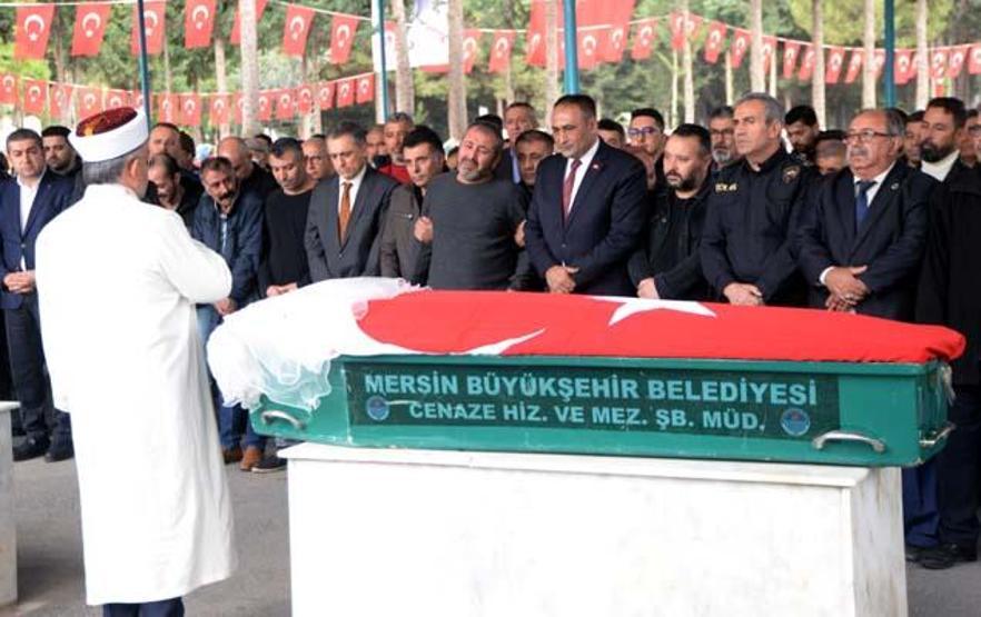Sınıf arkadaşının öldürdüğü 12 yaşındaki Fatmanisa, son yolculuğuna uğurlandı