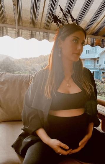 Hazal Kayanın fotoğrafına düştüğü not dikkat çekti : Kızıma yarasın