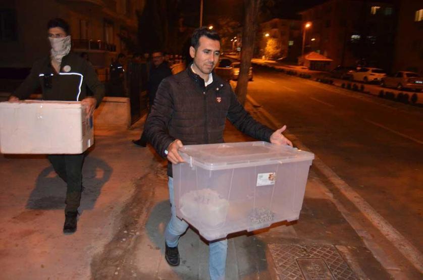 Aksarayda 1 kraliyet pitonu ile 10 sakallı ejder ele geçirildi