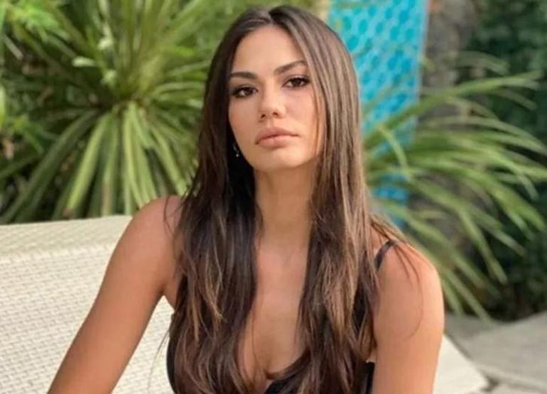 Demet Özdemiri gören Zeynep Bastık ve Selin Ciğerci dayanamadı
