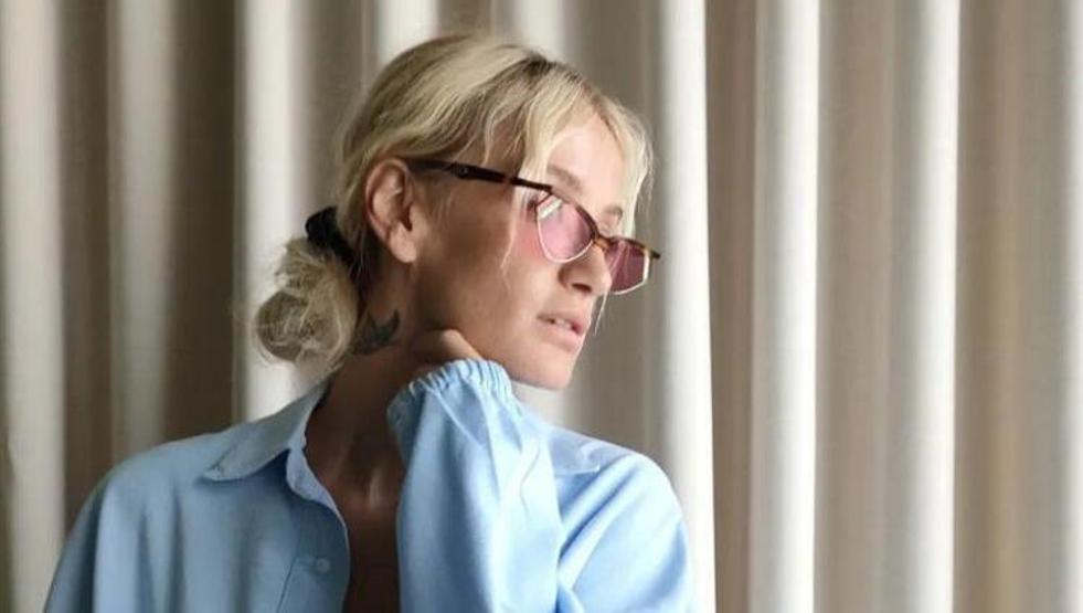 Didem Soydan kırmızı transparan elbisesiyle tüm dikkatleri üzerine çekti