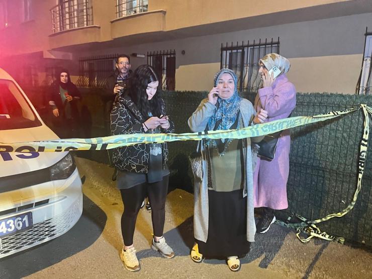 Tuzlada mobilya deposunda yangın