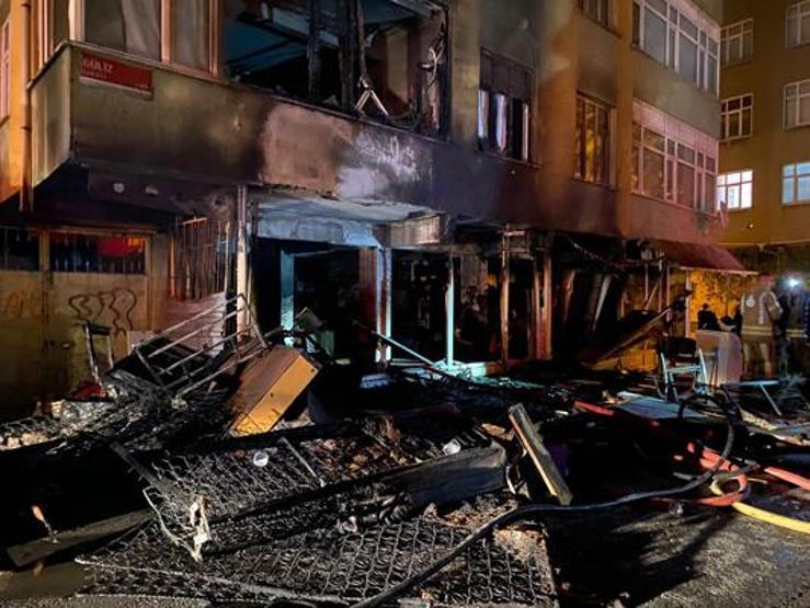 Pendik’te işyeri yangını: Vatandaşlar tahliye edildi