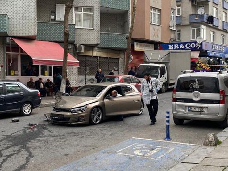 Otomobiliyle giderken silahlı saldırıya uğrayan genç hayatını kaybetti