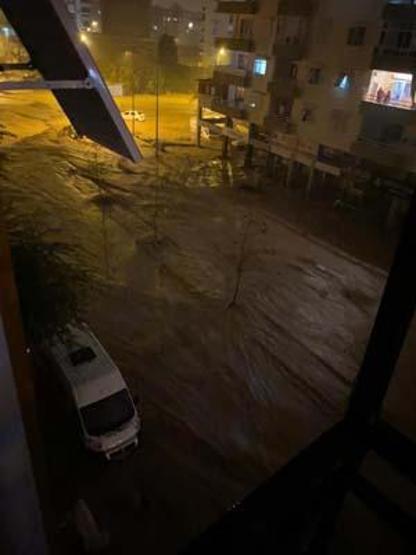 SON DAKİKA: Antalya’nın iki ilçesinde sel felaketi