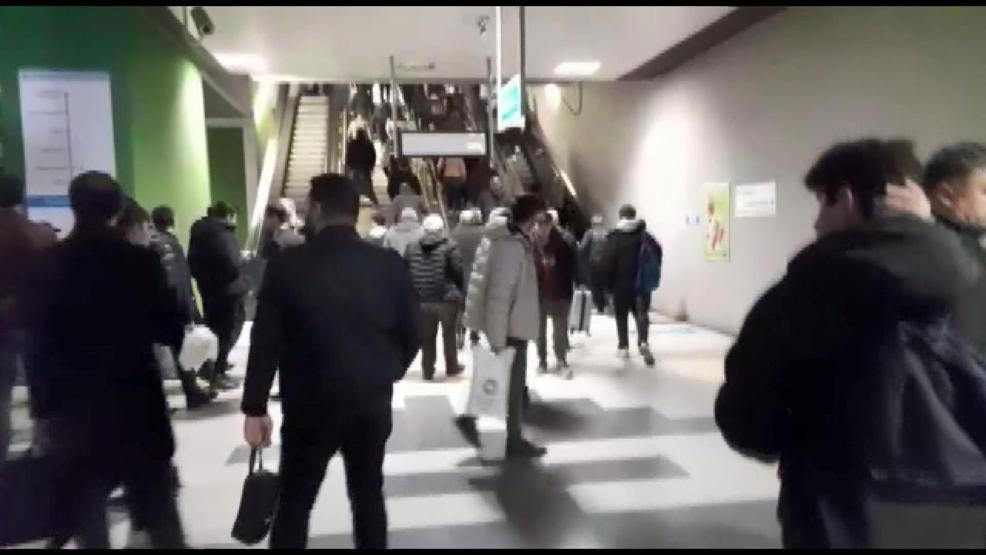 Kirazlı-Başakşehir metro hattında elektrik kesintisi, seferler durdu