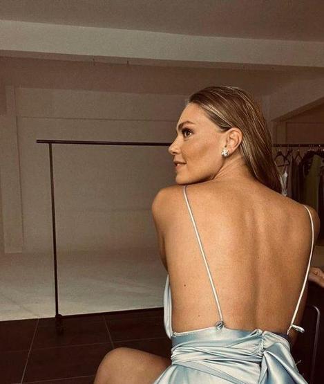 Aslı Enverden sosyal medyayı sallayan yeni pozlar