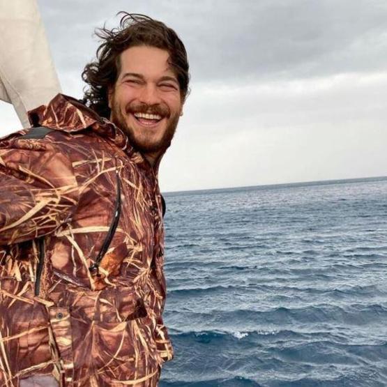 Çağatay Ulusoy’un Jigolo imajı ortaya çıktı