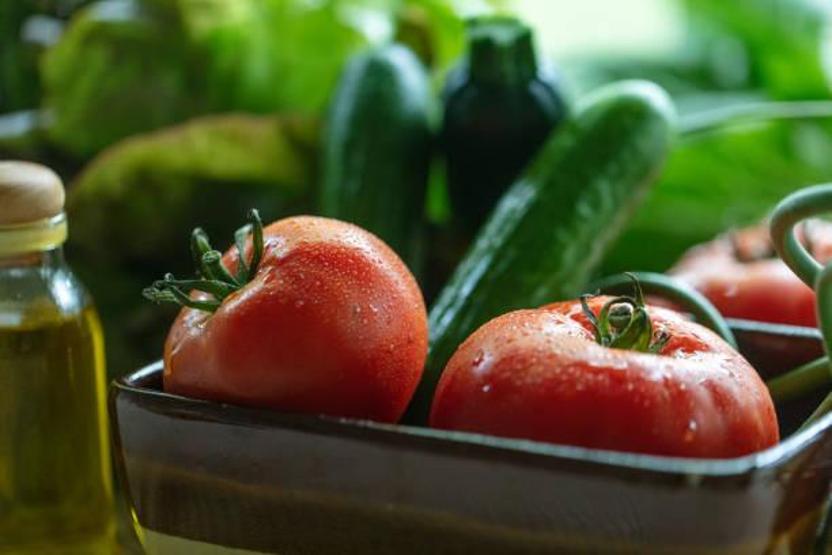Domates ve salatalığı birlikte yiyenlere kötü haber