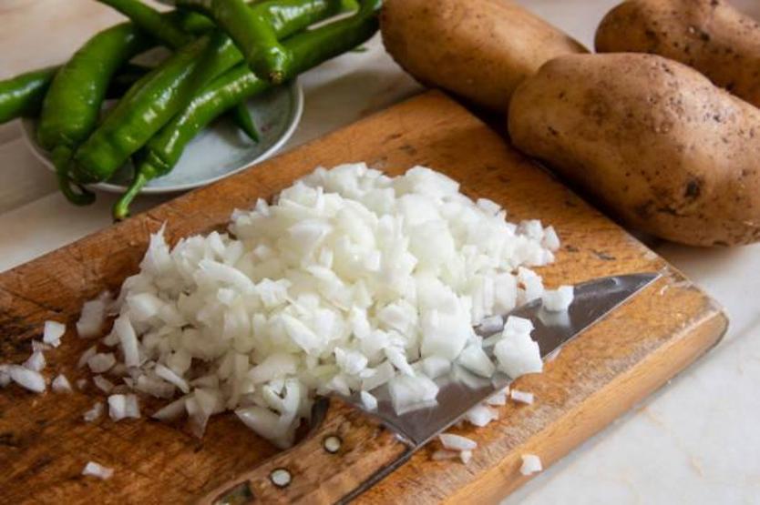Soğanı yıllarca yanlış tüketmişiz Bütün vitaminleri kayboluyor