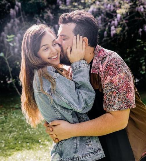 Eser Yenenler eşi Berfuyu öve öve bitiremedi