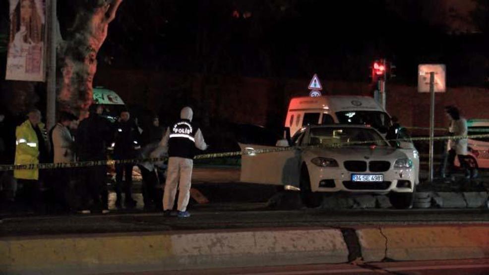 Eyüpsultanda lüks otomobile silahlı saldırı: 1 ölü