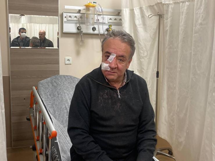 Bağcılarda kendisini uyaran doktora tekme tokat saldırdı